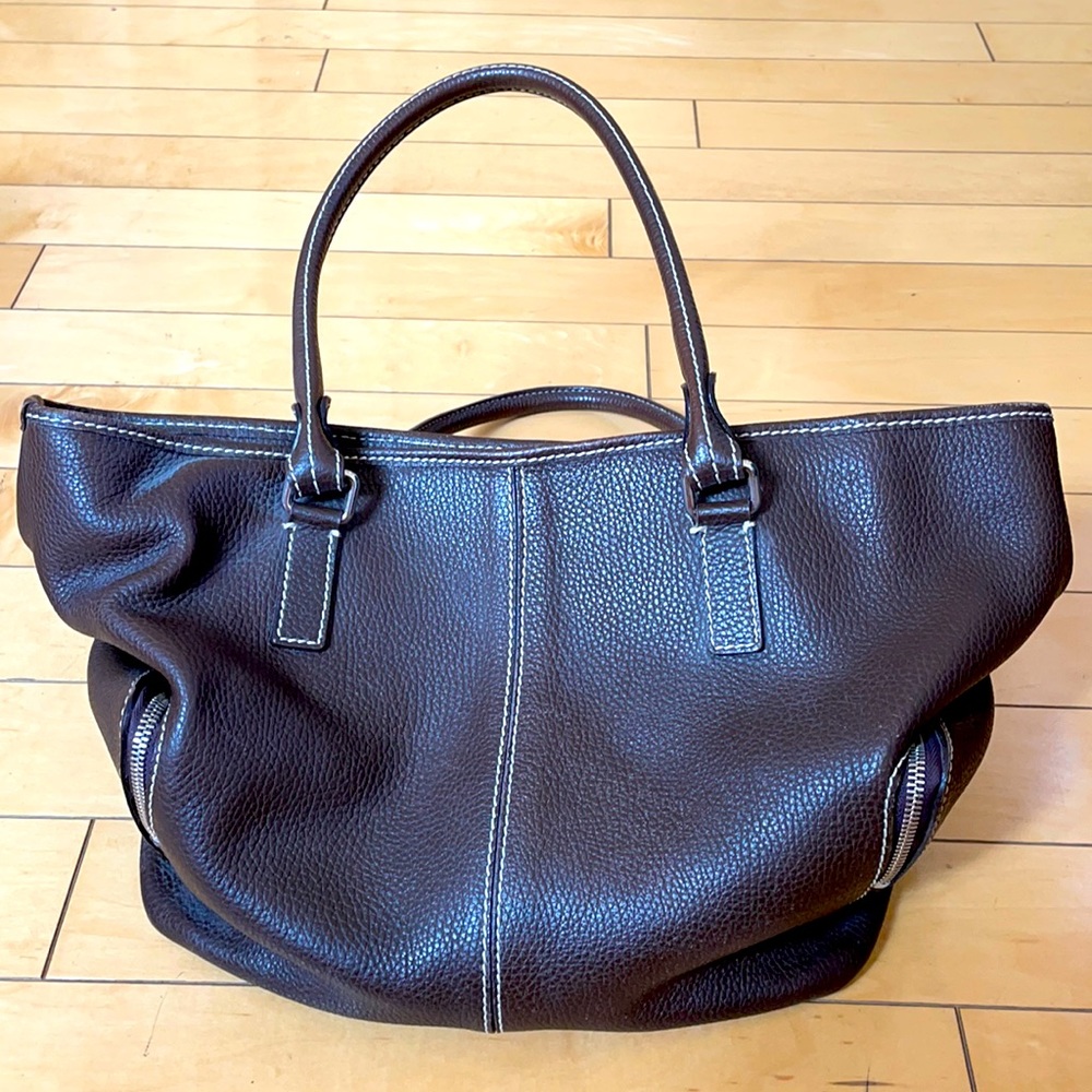 Dooney purse like brand new!